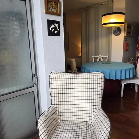 Apartamento And *